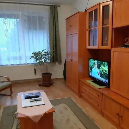 Moderne In Buekfuerd Mit Gepflegtem Garten Appartement Bük