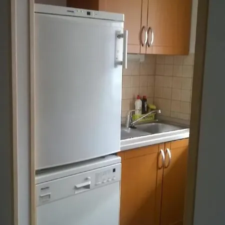 Moderne In Buekfuerd Mit Gepflegtem Garten *