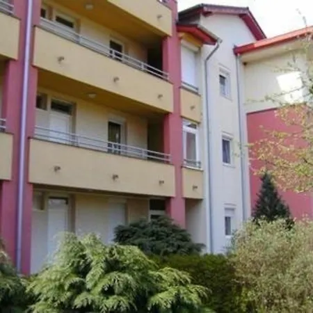 Appartement Moderne In Buekfuerd Mit Gepflegtem Garten Bük